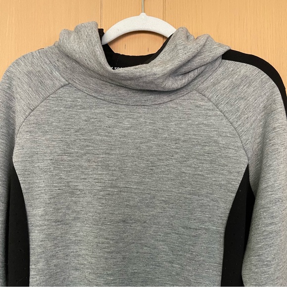 Superdry Sport Core Tech Funnel Hoodie Gray and Black Vented Size 10 Sporty - Picture 5 of 16